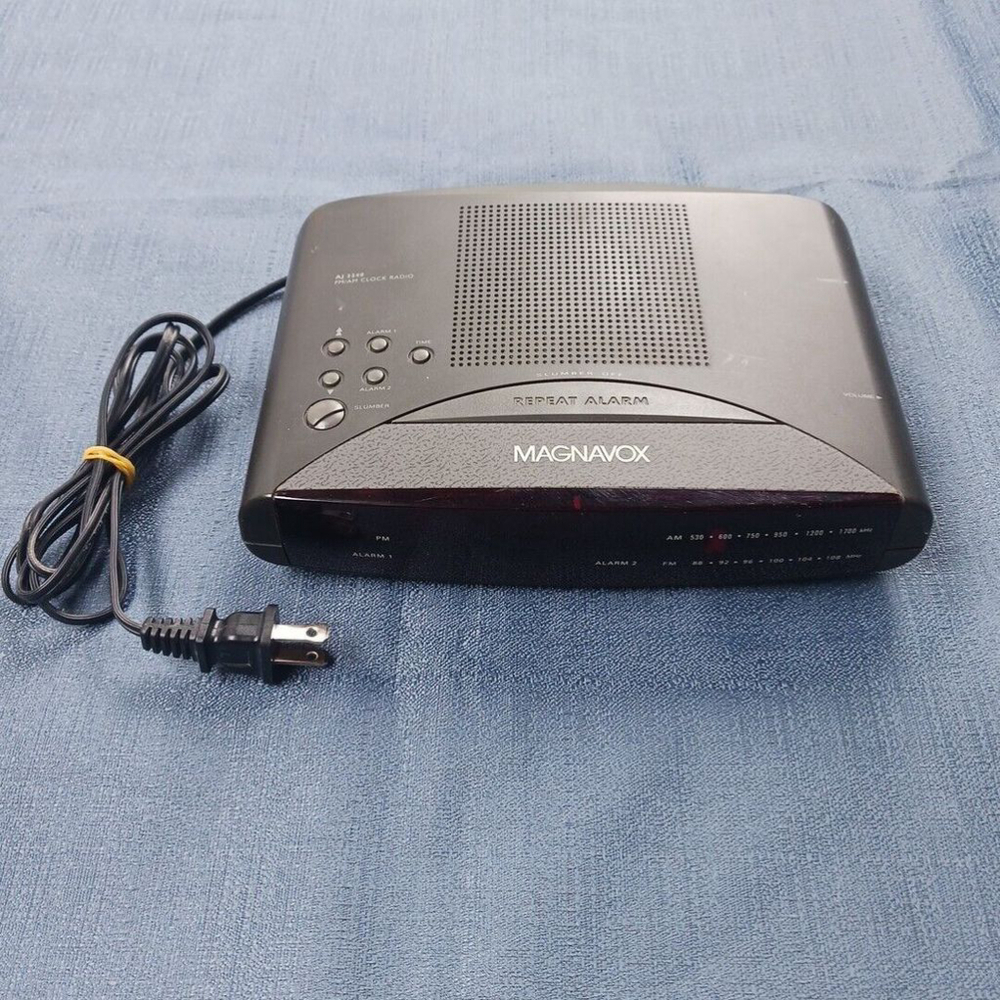 Vintage Magnavox AM FM Dual Alarm Clock Radio